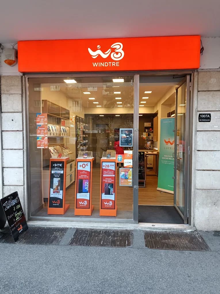 Il WindTre Store di Tuscolana
