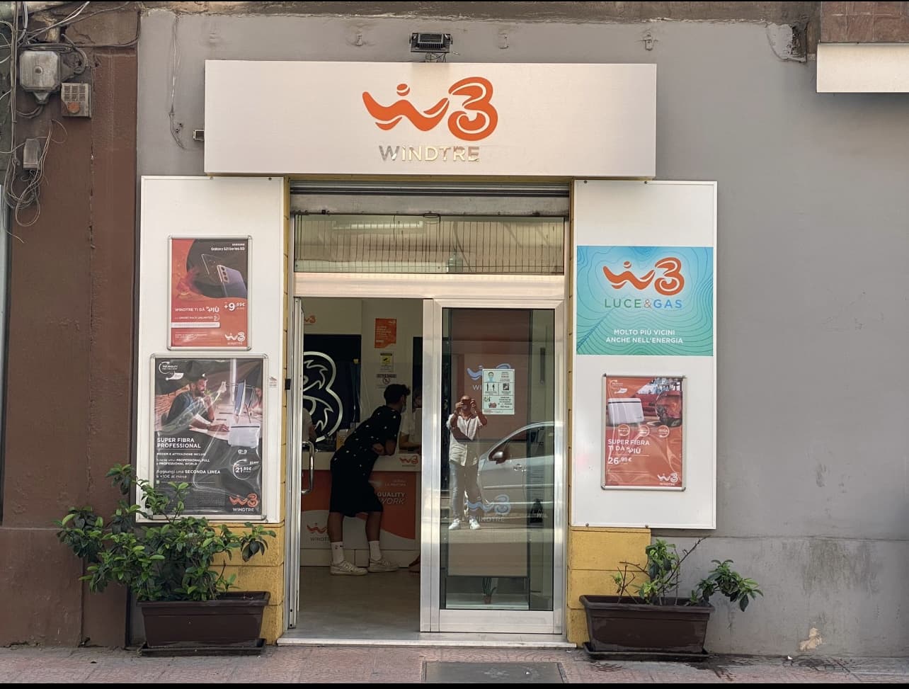 Il WindTre Store di Taranto via Cesare Battisti