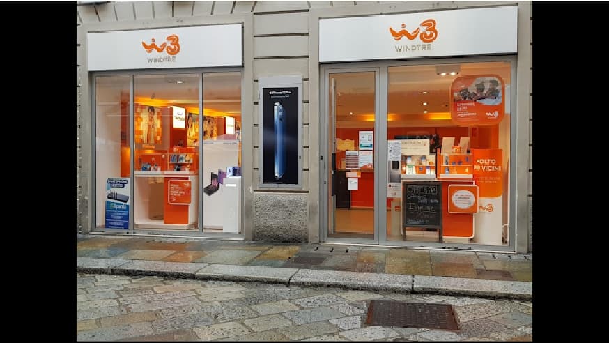 Il WindTre Store di Parma Via Farini