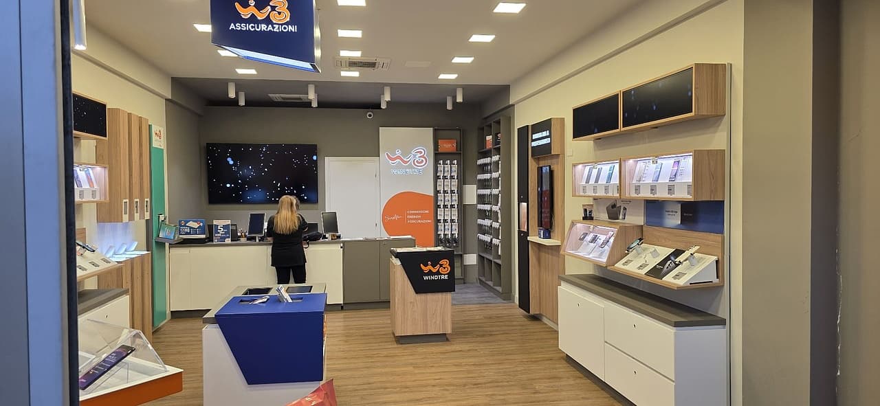 Il WindTre Store di Ipercoop Miralfiore