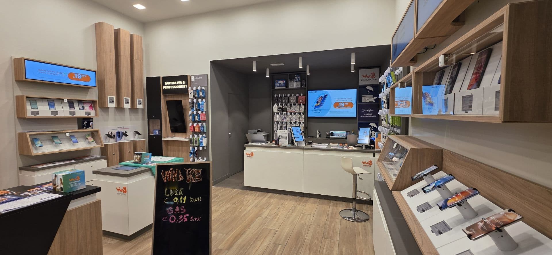 Il WindTre Store di Senigallia il Molino