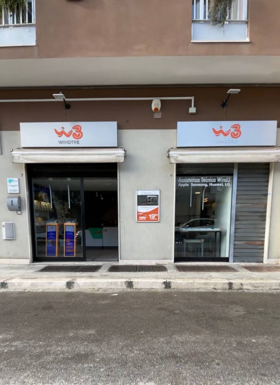 Il WindTre Store di Brindisi