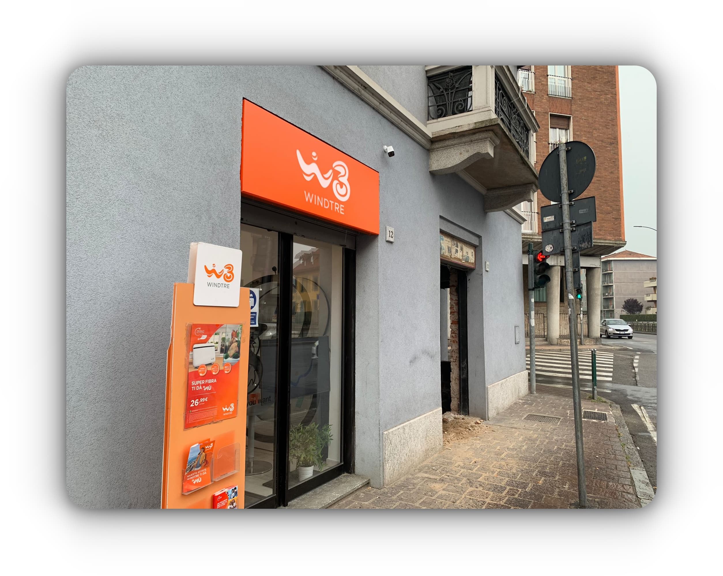 Il WindTre Store di Corsico