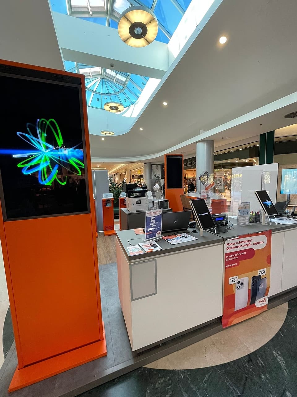 Il WindTre Store di Pesaro CC Rossini